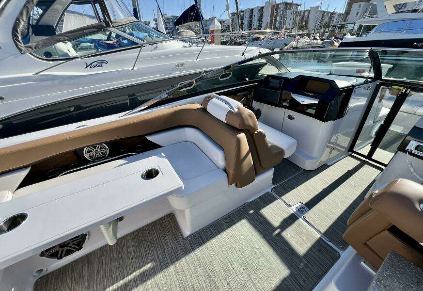 2019 Four Winns H290