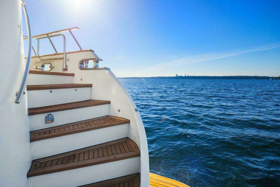 2001 Rayburn Custom Yachts Flush Deck