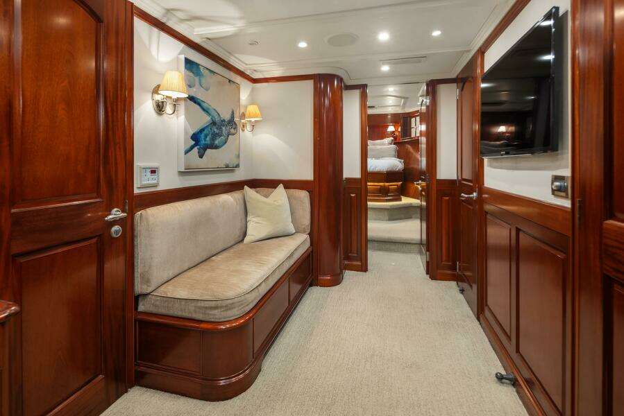 2001 Rayburn Custom Yachts Flush Deck