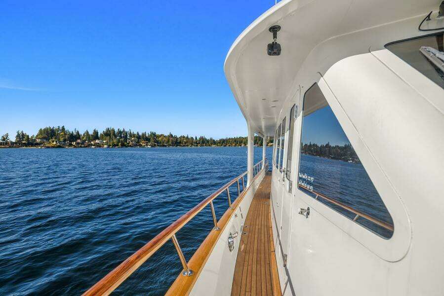 2001 Rayburn Custom Yachts Flush Deck