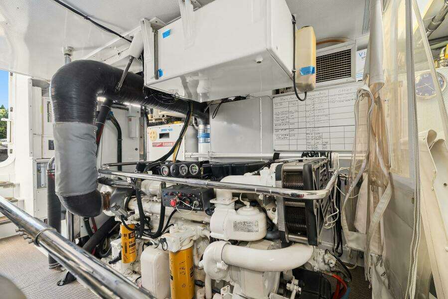 2001 Rayburn Custom Yachts Flush Deck