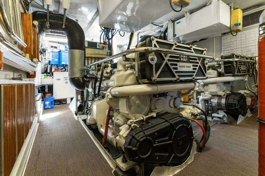 2001 Rayburn Custom Yachts Flush Deck