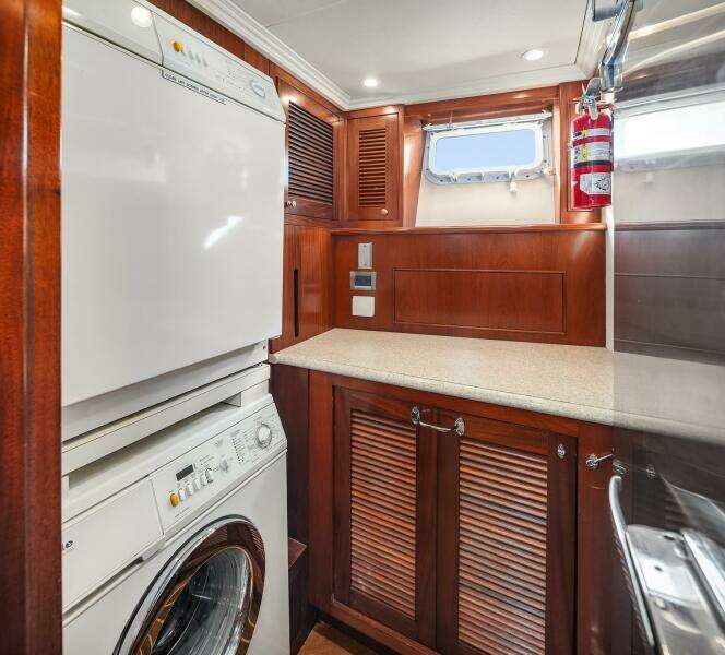 2001 Rayburn Custom Yachts Flush Deck