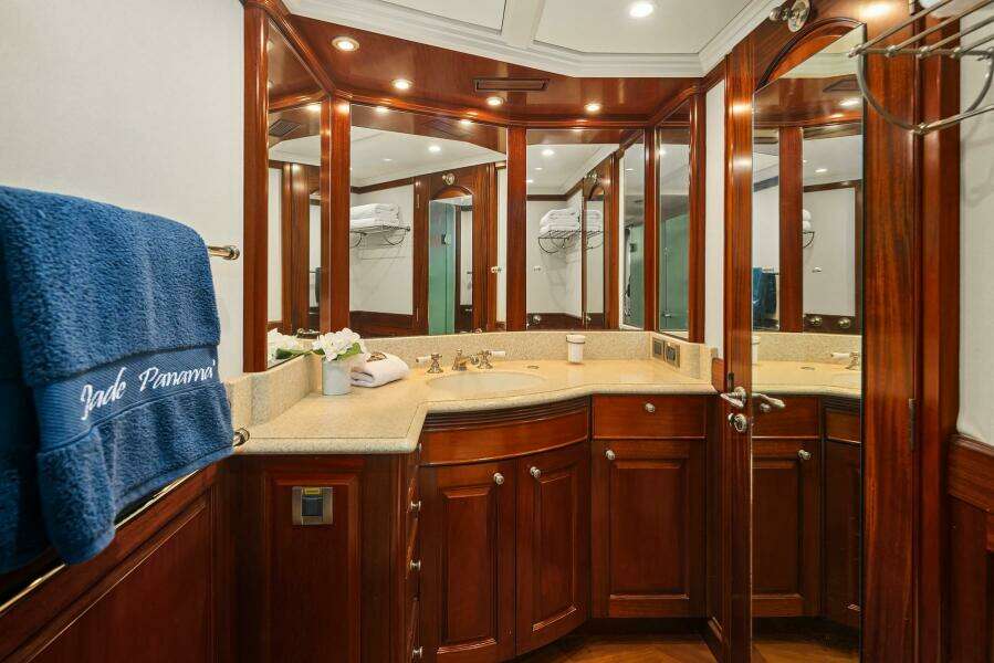 2001 Rayburn Custom Yachts Flush Deck