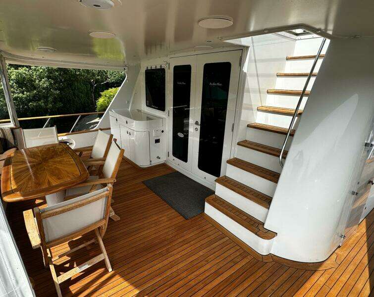 2001 Rayburn Custom Yachts Flush Deck