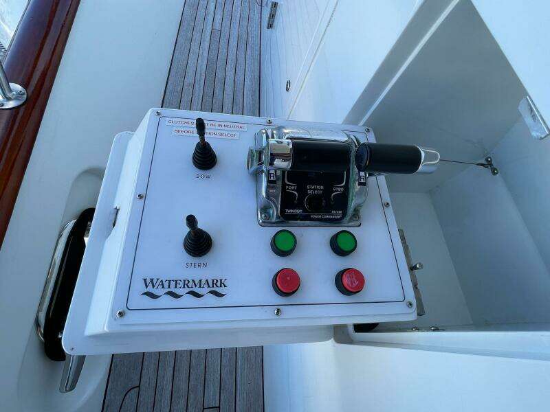 2001 Rayburn Custom Yachts Flush Deck