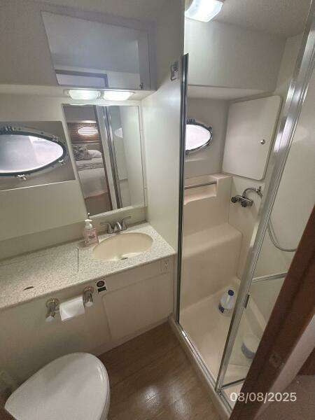 39' Silverton master stateroom head