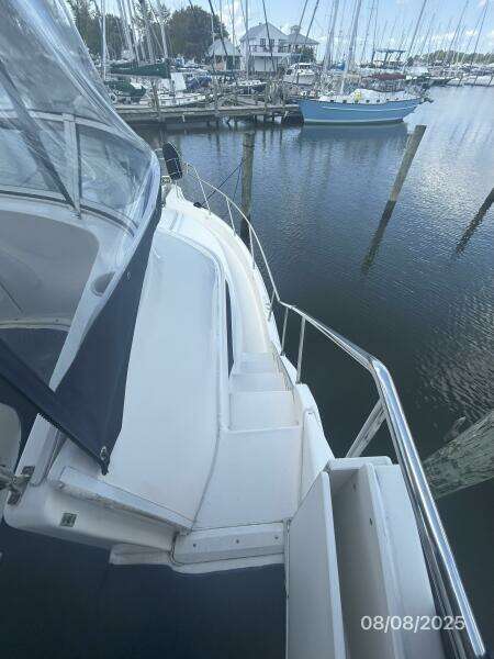 39' Silverton starboard side deck1