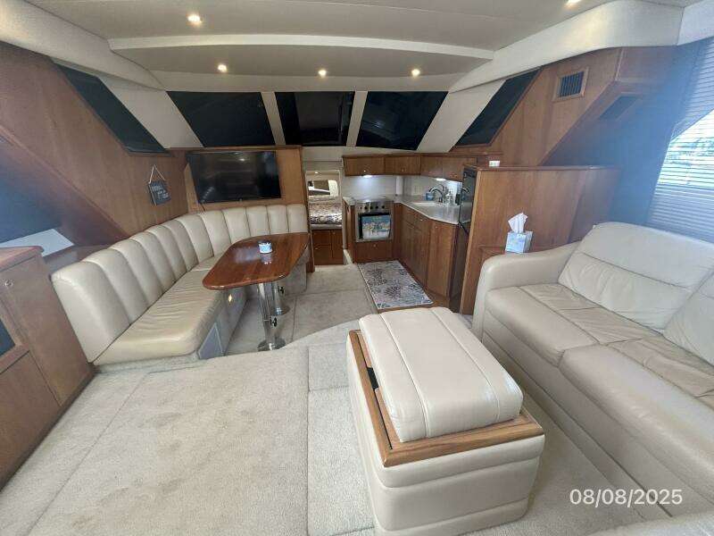 39' Silverton salon forward