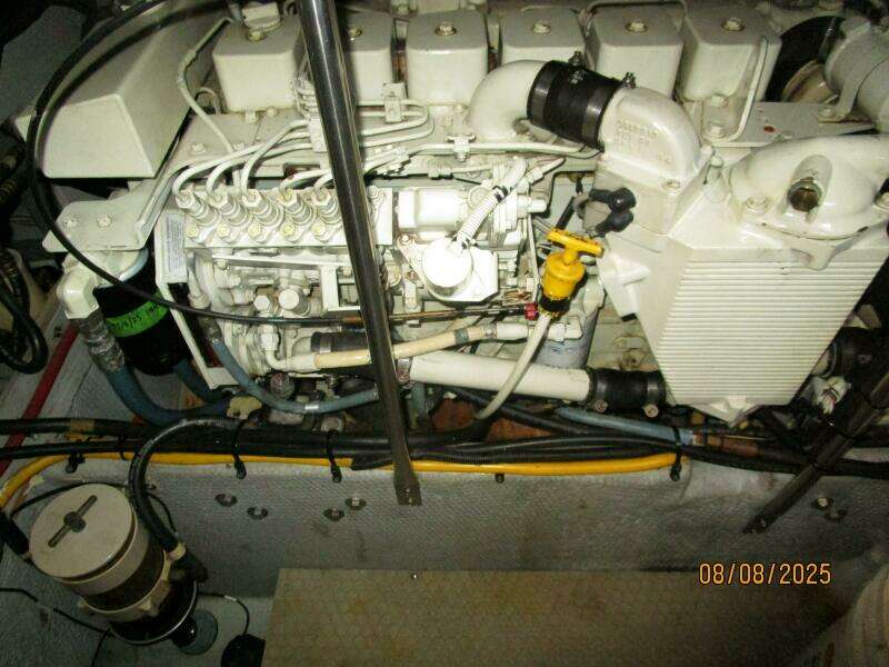 39' Silverton starboard main engine