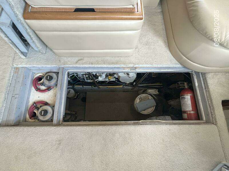 39' Silverton engine room access