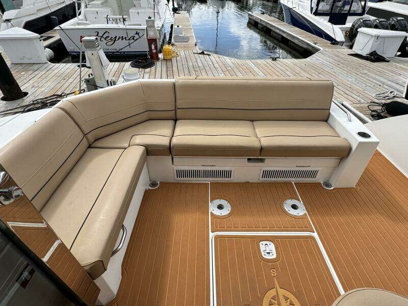 2014 Cruisers Yachts 45 Cantius