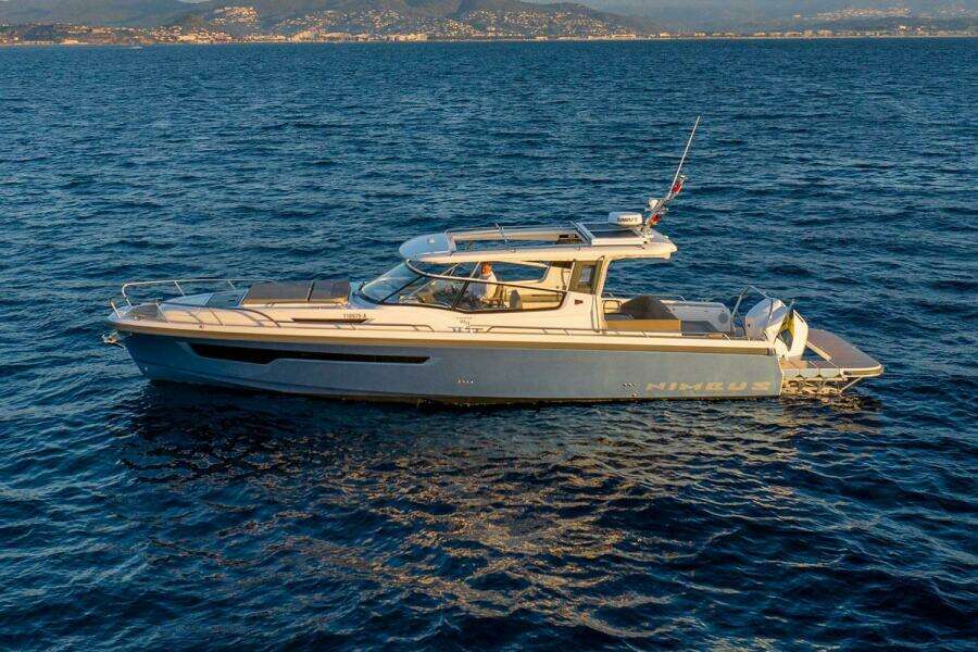 2025 Nimbus Weekender 11