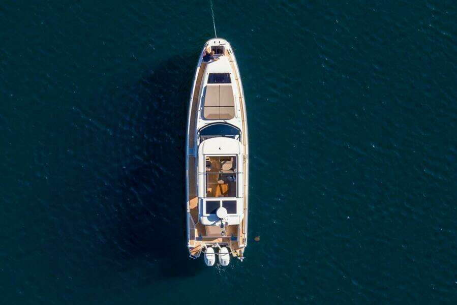 2025 Nimbus Weekender 11