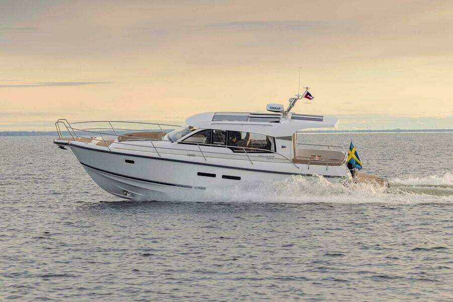 2025 Nimbus 365 Coupe