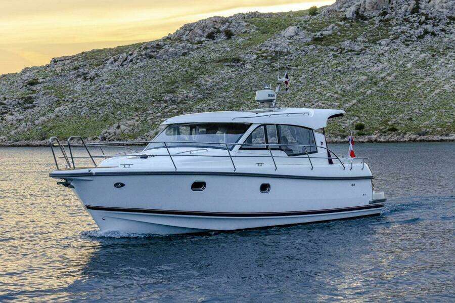 2025 Nimbus 365 Coupe