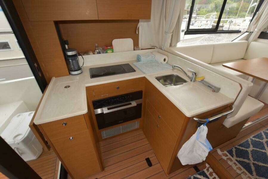 2023 Beneteau Swift Trawler 41 Fly
