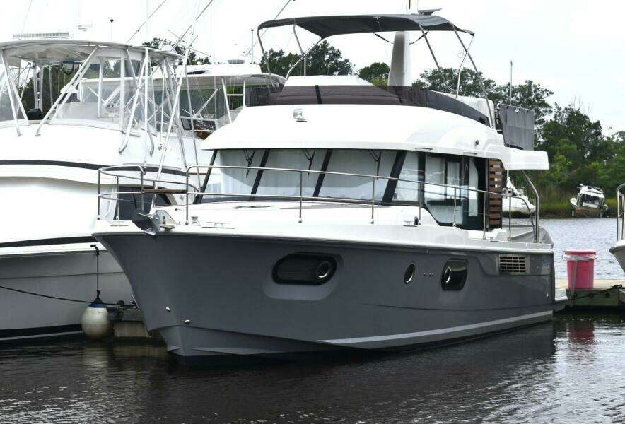 2023 Beneteau Swift Trawler 41 Fly