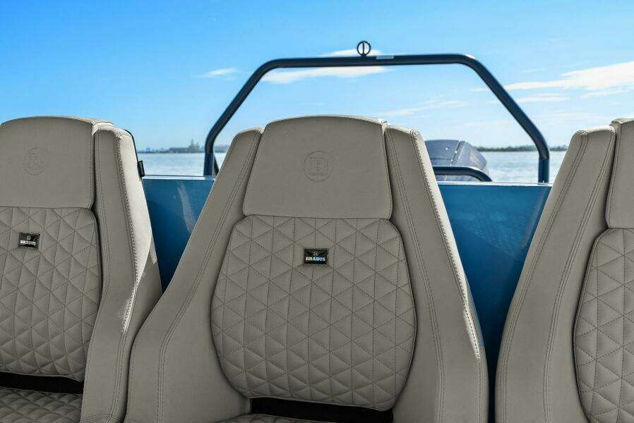 2022 Axopar Brabus Shadow 500 TT - Aft Seating