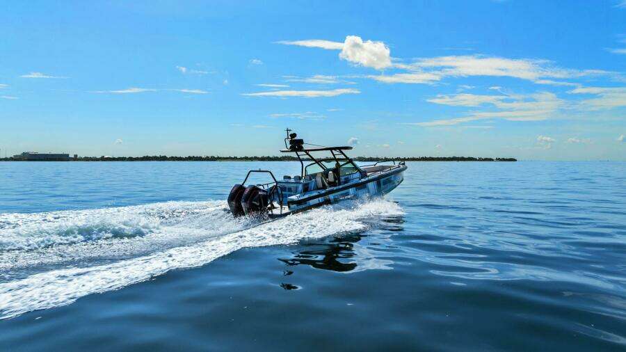 2022 Axopar Brabus Shadow 500 TT - Starboard 3/4 Stern