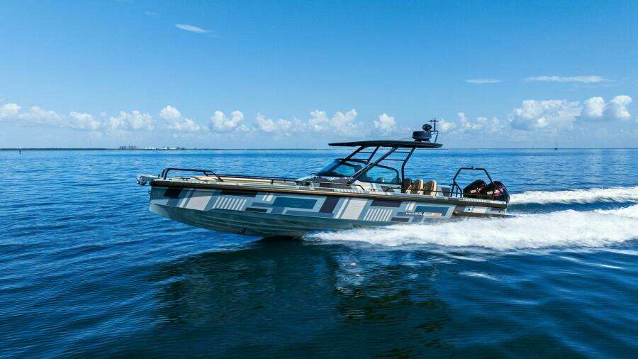 2022 Axopar Brabus Shadow 500 TT - Port