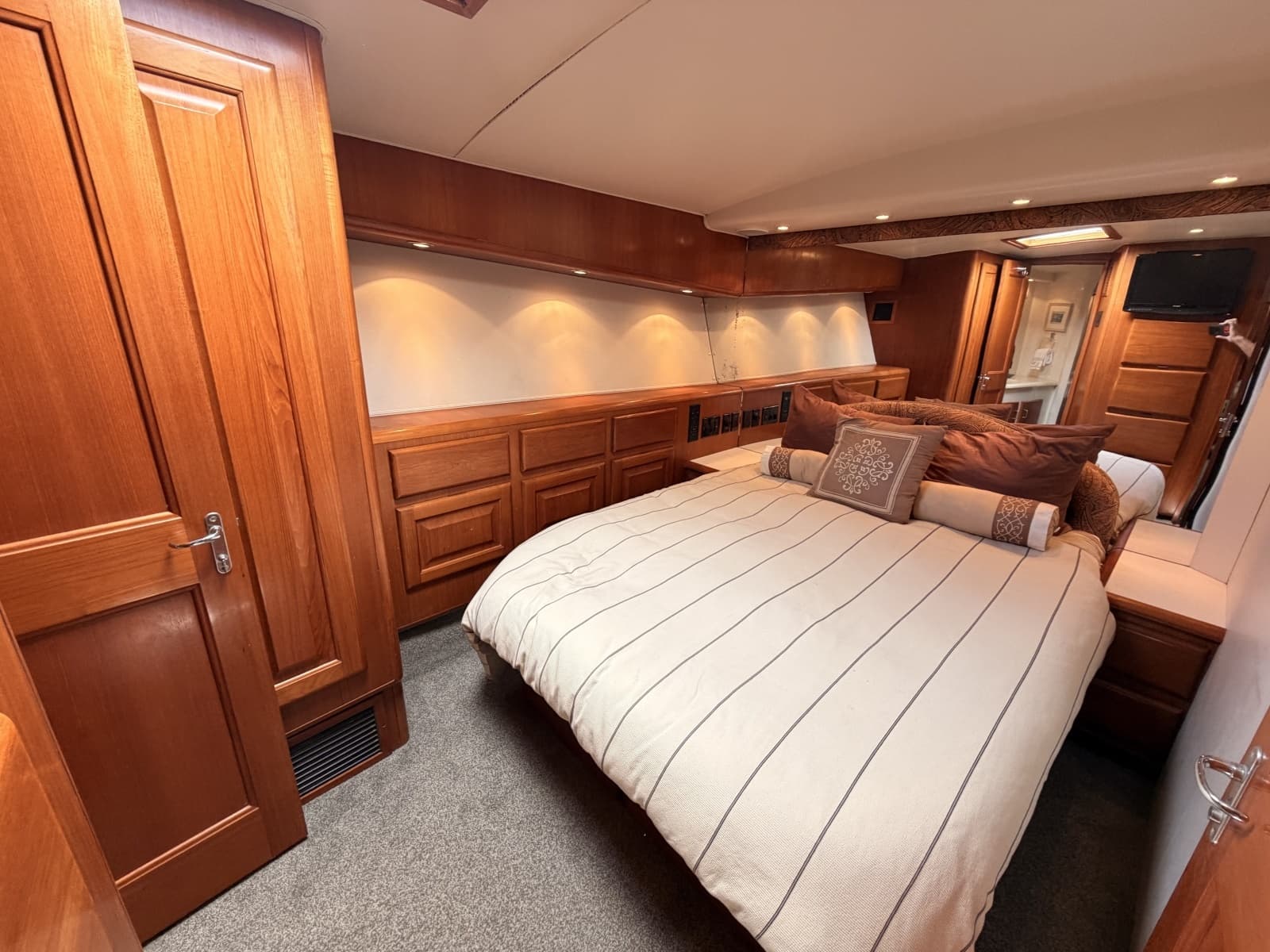 1994 Viking 50 Convertible