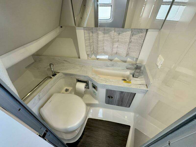 2024 Formula 350 Crossover Bowrider