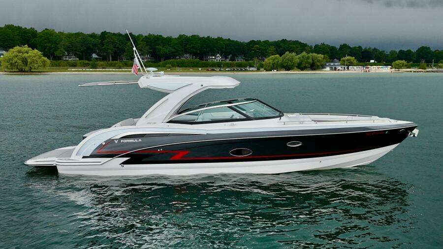 2024 Formula 350 Crossover Bowrider