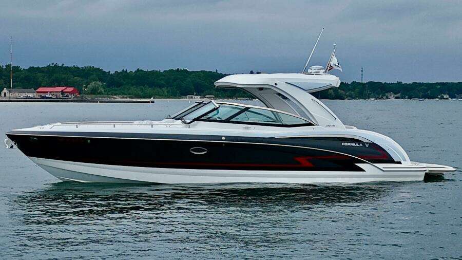 2024 Formula 350 Crossover Bowrider