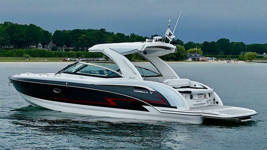 2024 Formula 350 Crossover Bowrider
