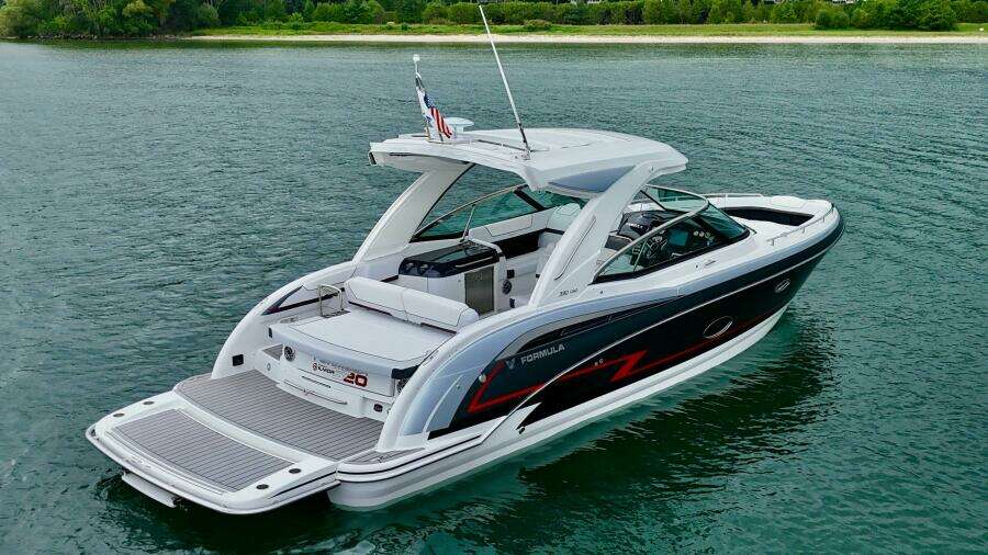 2024 Formula 350 Crossover Bowrider