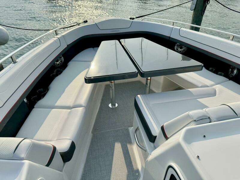 2024 Formula 350 Crossover Bowrider