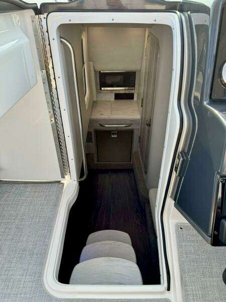 2024 Formula 350 Crossover Bowrider