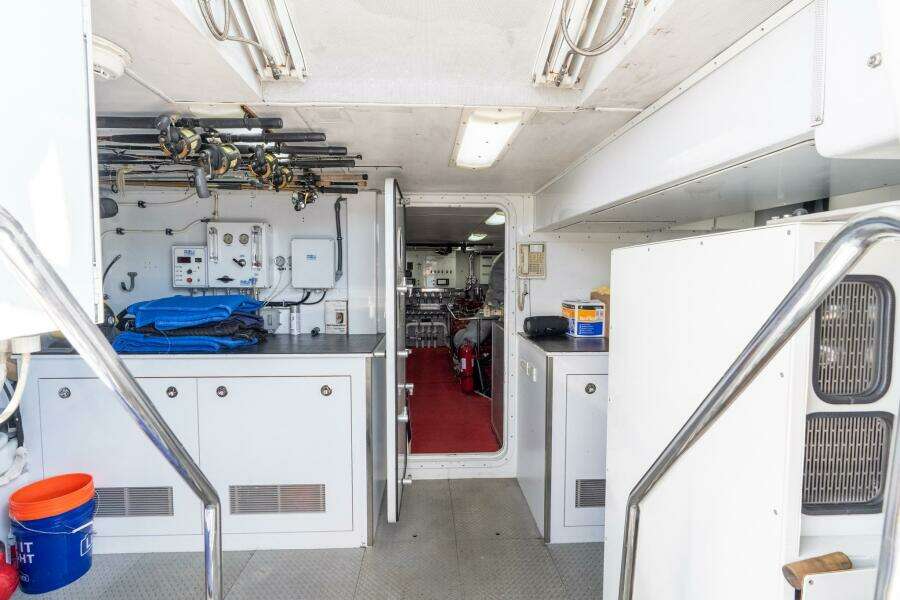 2001 Delta Marine Tri-Deck