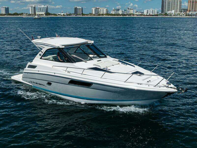 2020 Regal 35 Sport Coupe