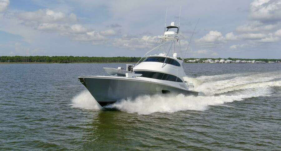 2016 92 Viking Enclosed Bridge Touche Exterior (15)