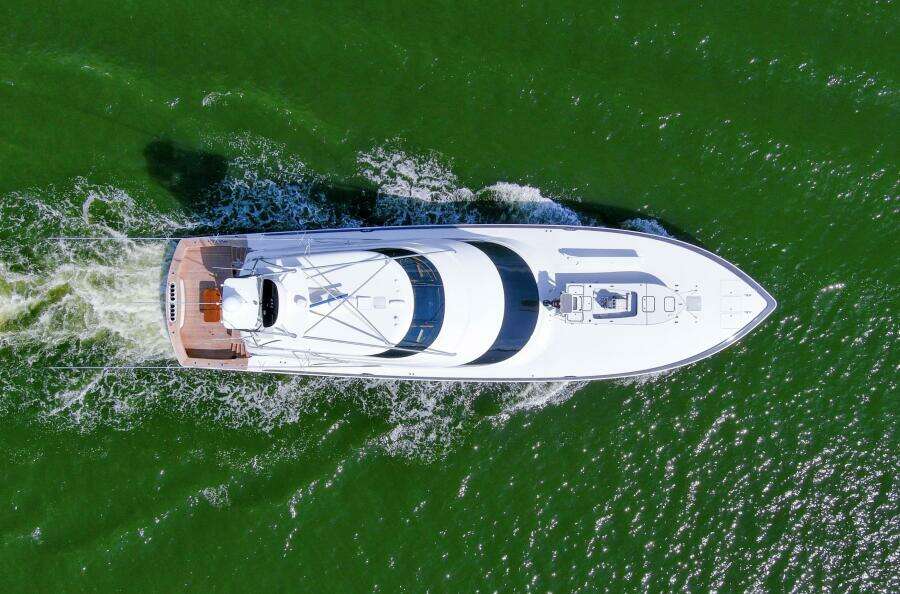 2016 92 Viking Enclosed Bridge Touche Exterior (18)