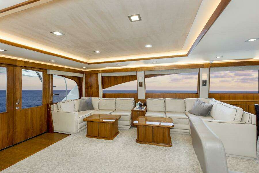 2016 92 Viking Enclosed Bridge Touche Salon