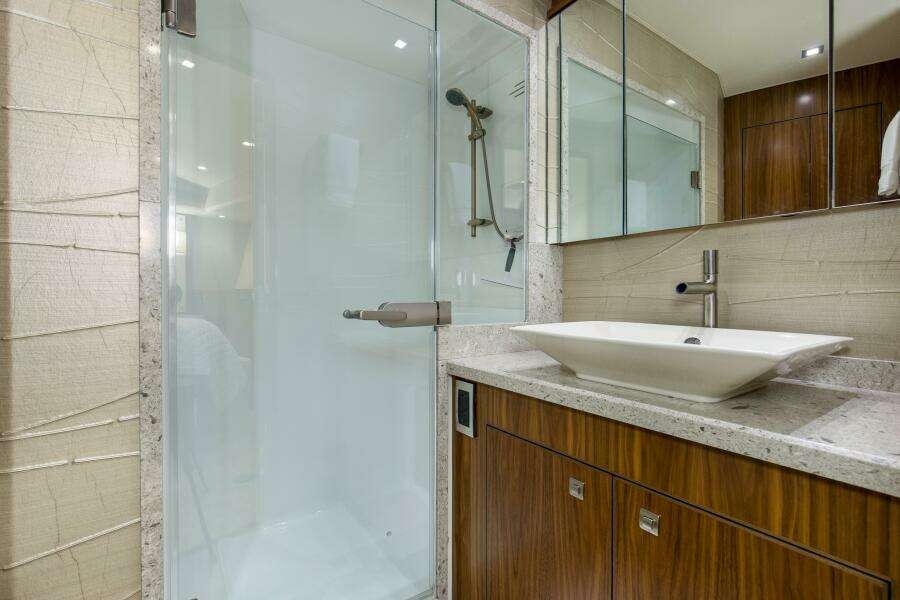 2016 92 Viking Enclosed Bridge Touche Starboard Stateroom Head