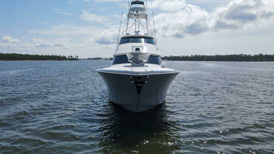 2016 92 Viking Enclosed Bridge Touche Exterior (9)