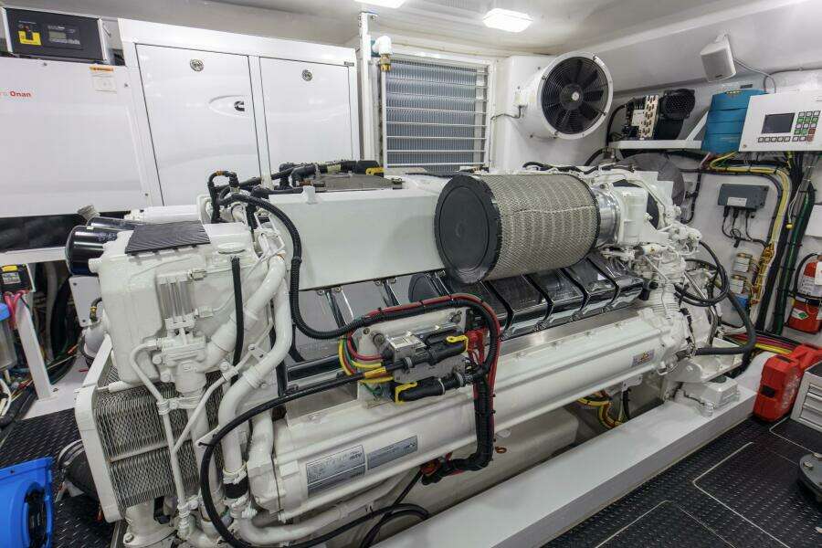 2016 92 Viking Enclosed Bridge Touche Engine Room (6)