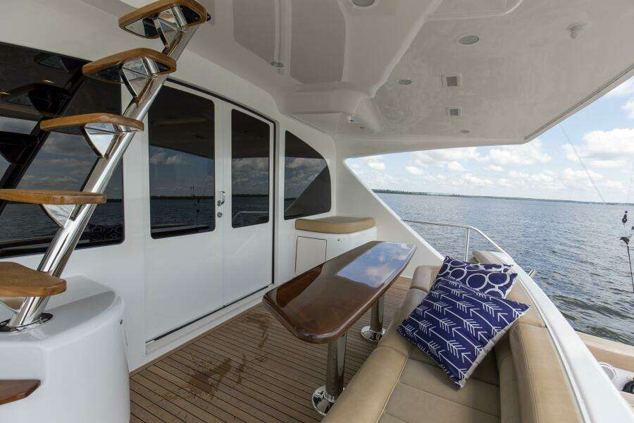 2016 92 Viking Enclosed Bridge Touche Stern Deck (5)