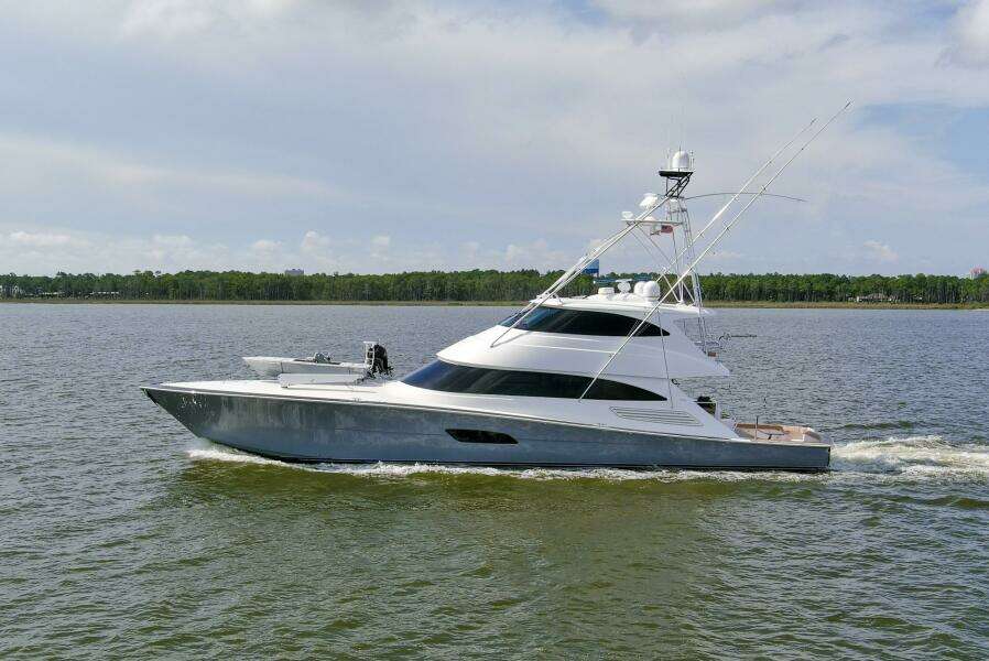 2016 92 Viking Enclosed Bridge Touche Exterior (14)