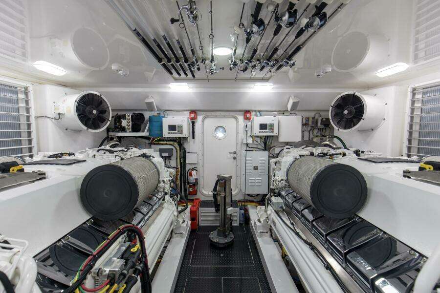 2016 92 Viking Enclosed Bridge Touche Engine Room (10)
