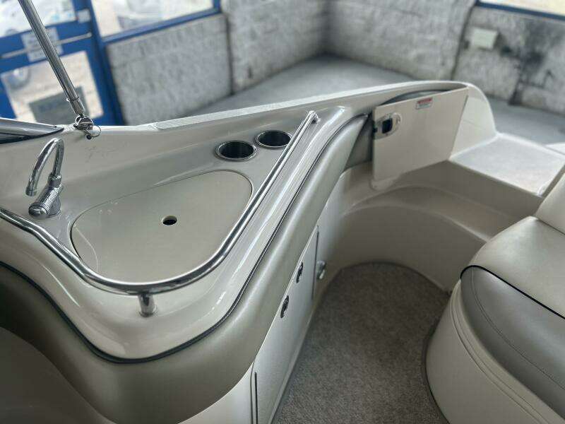 2006 Sea Ray 240 Sundeck