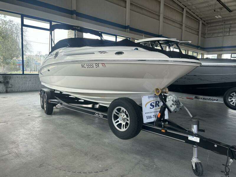 2006 Sea Ray 240 Sundeck