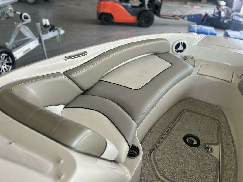 2006 Sea Ray 240 Sundeck