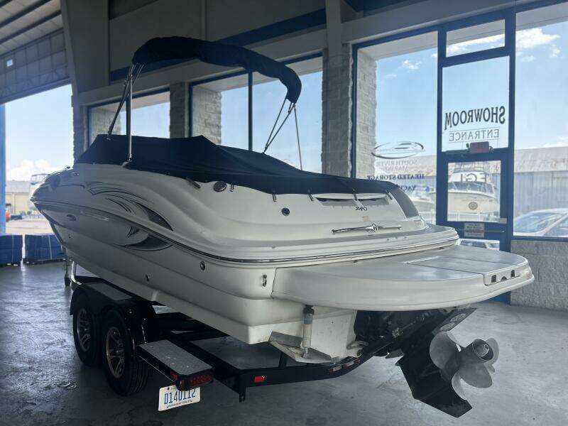 2006 Sea Ray 240 Sundeck