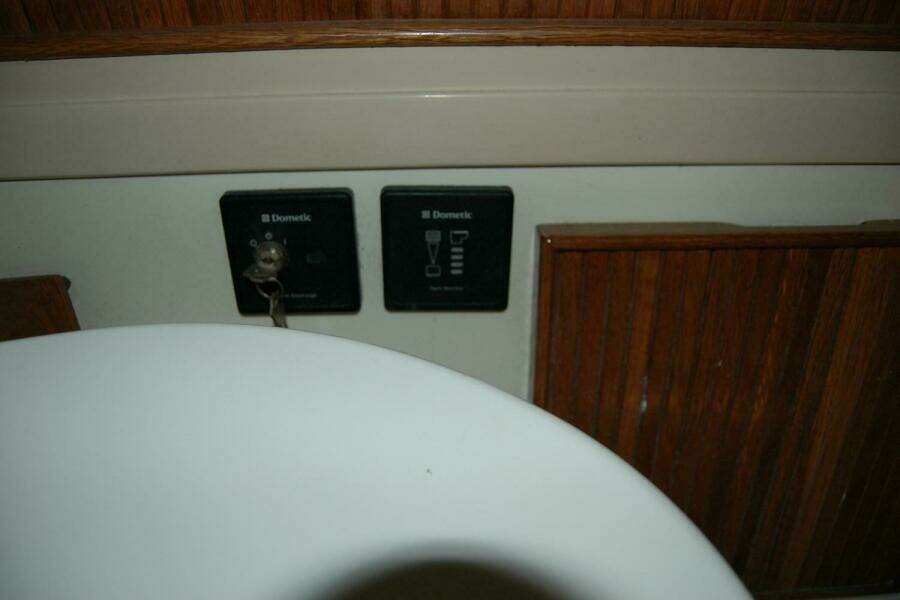 1987 Bertram 33 Sport Fisherman