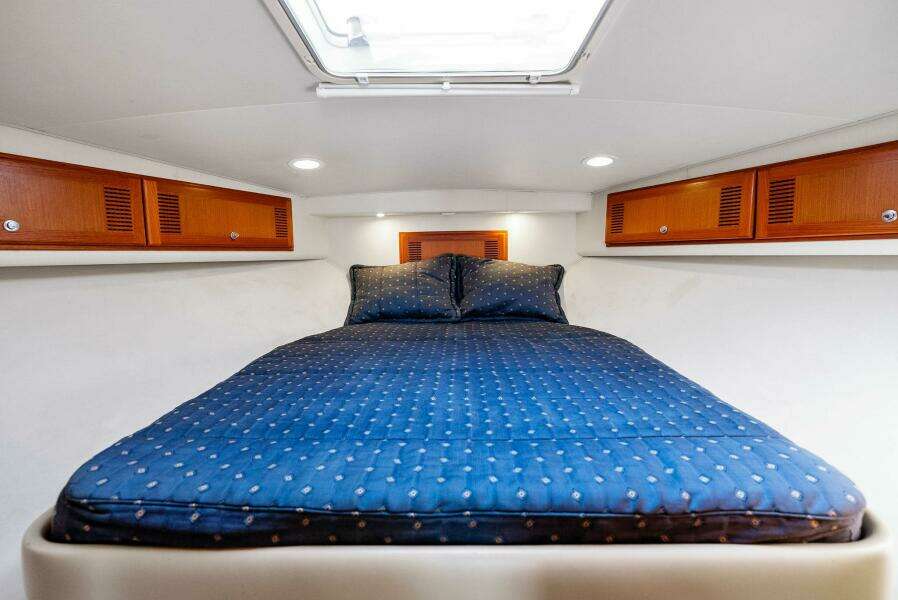 2004 Cabo 40 Hardtop Express